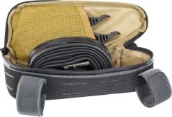 Evoc Multi Frame Pack M 1L - Rahmentasche 19 Evoc Multi Frame Pack M 1L - Rahmentasche -Fahrradersatzteile evoc multi frame pack m 1 liter rahmentasche carbon grau offen mit inhalt