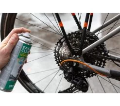 Motorex Easy Clean Ketten- Und Teilereiniger -Fahrradersatzteile mtorex easy clean ketten und teilreiniger im einsatz 3